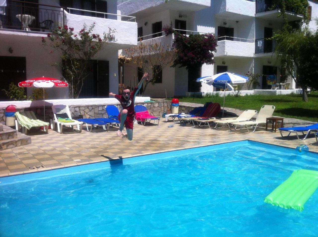 Amalia Apartments Koukounaries Exterior foto