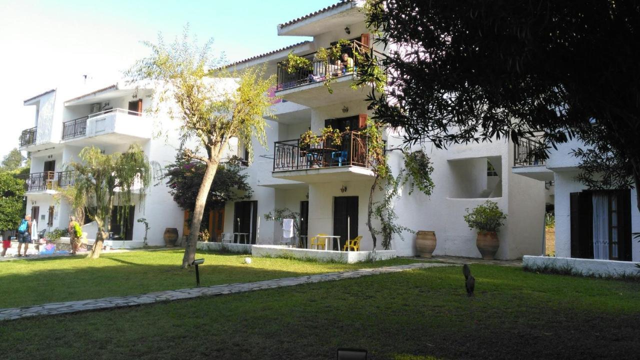 Amalia Apartments Koukounaries Exterior foto