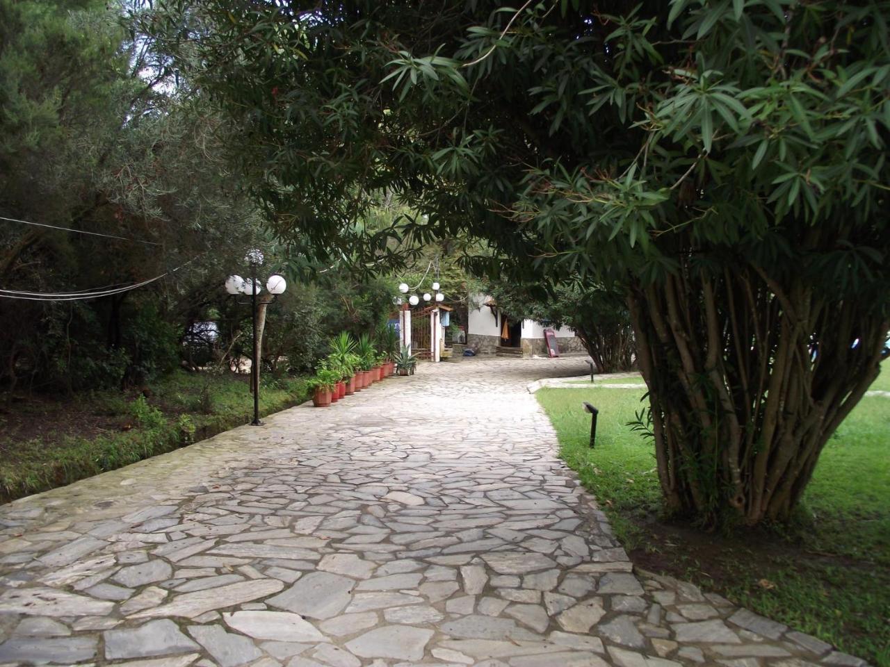 Amalia Apartments Koukounaries Exterior foto