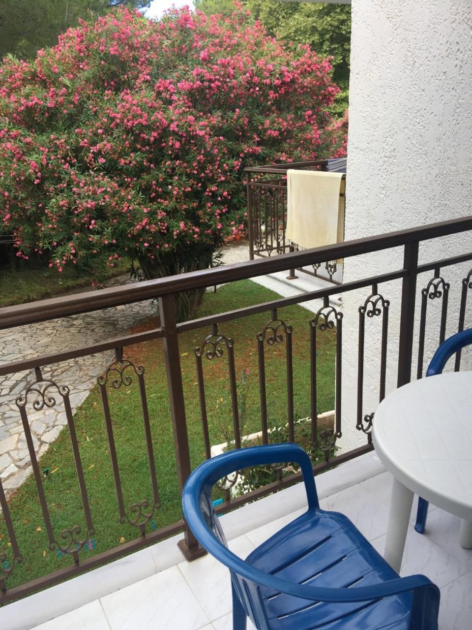 Amalia Apartments Koukounaries Exterior foto